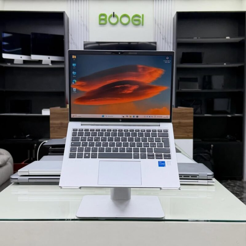 HP EliteBook 830 G10 (1550)