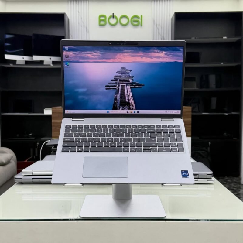 DELL Precision 3570 (1204)